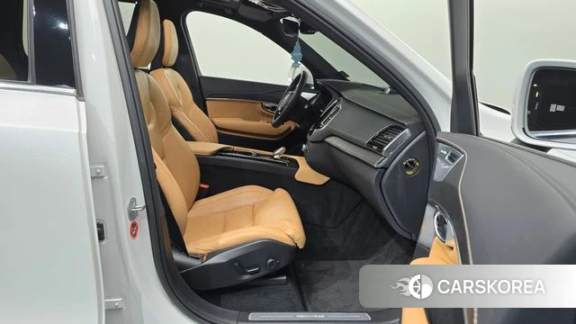 Volvo XC90 second Generation 2022 Белый из Кореи, фото 2