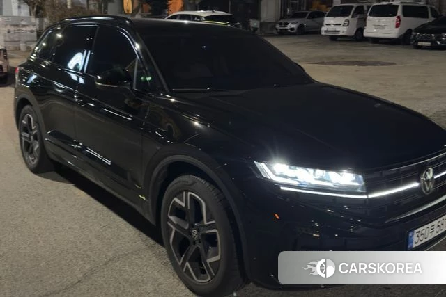 Volkswagen Touareg 3rd generation 2025 Черный из Кореи, фото 2