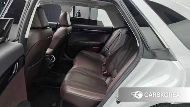 Hyundai Grandeur Hybrid (GN7) 2023 Белый из Кореи, фото 2