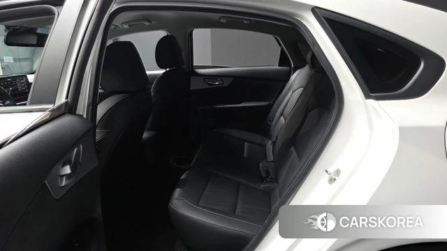 Kia The New K3 2nd generation 2021 Белый из Кореи, фото 2