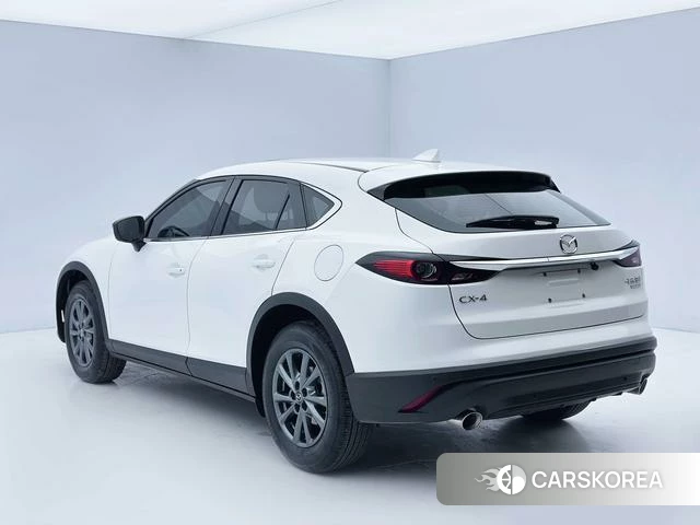 Mazda CX-4 2023 Белый из Китая, фото 2