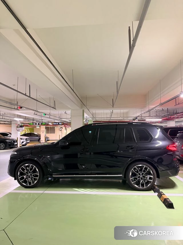BMW X7 (G07) 2025 Черный из Кореи, фото 2