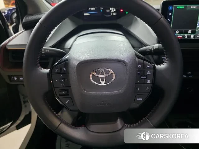 Toyota Prius 5th Generation 2023 Белый из Кореи, фото 2
