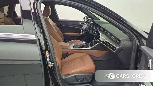 Audi A6 (C8) 2023 Черный из Кореи, фото 2