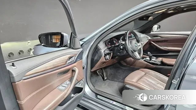 BMW 5 Series (G30) 2020 Серый из Кореи, фото 2