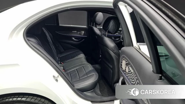 Mercedes-Benz E-Class W213 2022 Белый из Кореи, фото 2