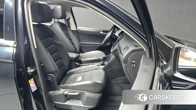 Volkswagen Tiguan Allspace 2020 Черный из Кореи, фото 2