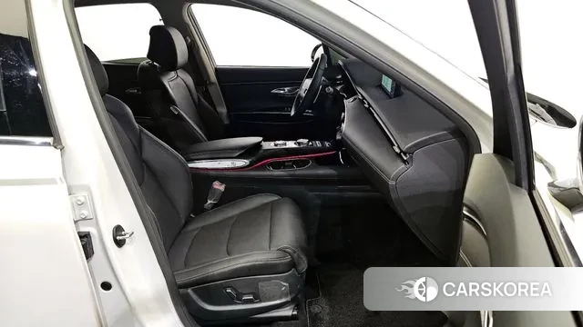 Genesis GV70 2022 Белый из Кореи, фото 2