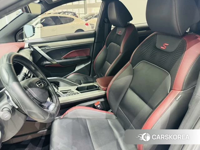 Geely Automobile Binyue 2019 Серебристо-серый из Китая, фото 2