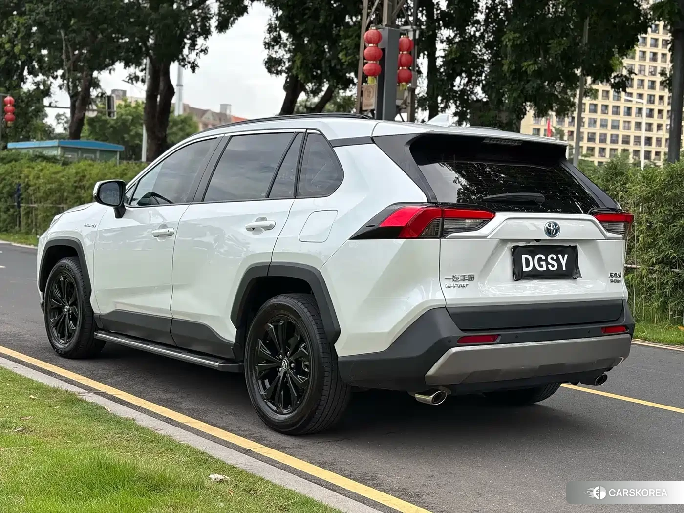 Toyota RAV4 2023 Белый из Китая, фото 2