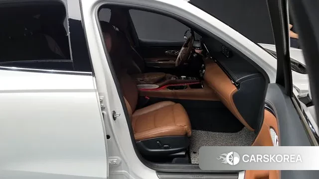 Genesis GV70 2023 Белый из Кореи, фото 2