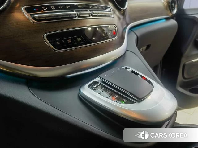 Mercedes-Benz V-class 2024 Черный из Китая, фото 2