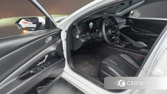 Hyundai The New Avante (CN7) 2023 Белый из Кореи, фото 2