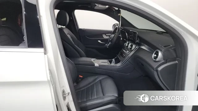 Mercedes-Benz GLC-Class X253 2022 Белый из Кореи, фото 2