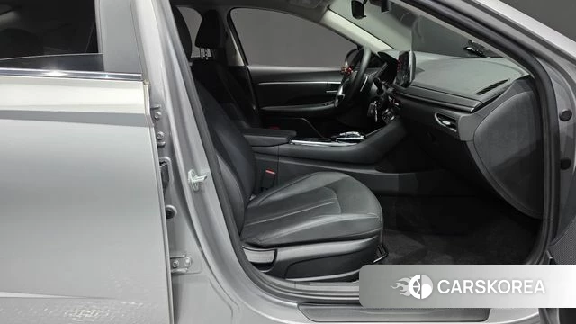 Hyundai Sonata (DN8) 2019 Серебристо-серый из Кореи, фото 2