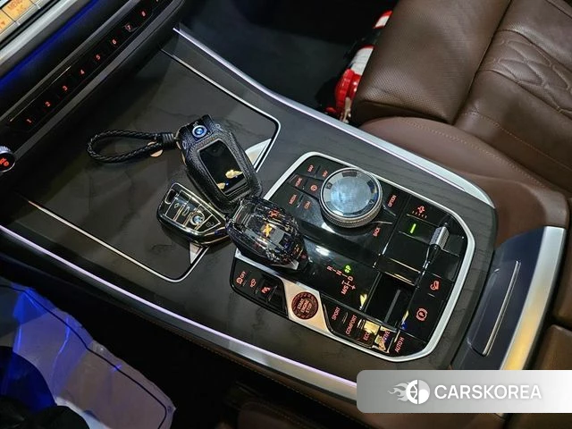 BMW X7 (G07) 2022 Белый из Кореи, фото 2