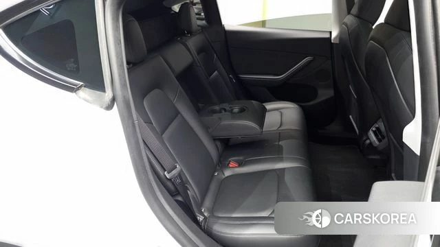 Tesla Model Y 2024 Белый из Кореи, фото 2