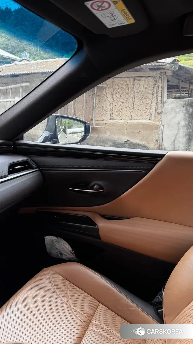 Lexus ES300h 7th generation 2020 Песочный из Кореи, фото 2