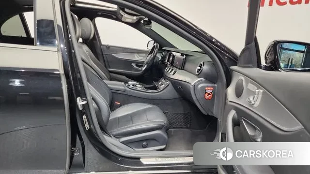 Mercedes-Benz E-Class W213 2020 Черный из Кореи, фото 2