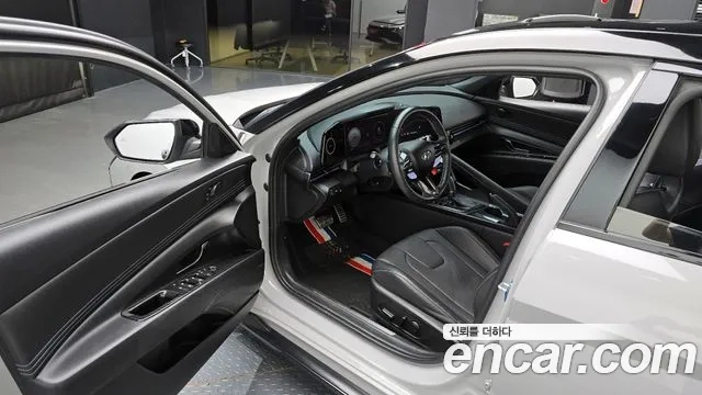 Hyundai Avante (CN7) 2023 Серебристо-серый из Кореи, фото 2