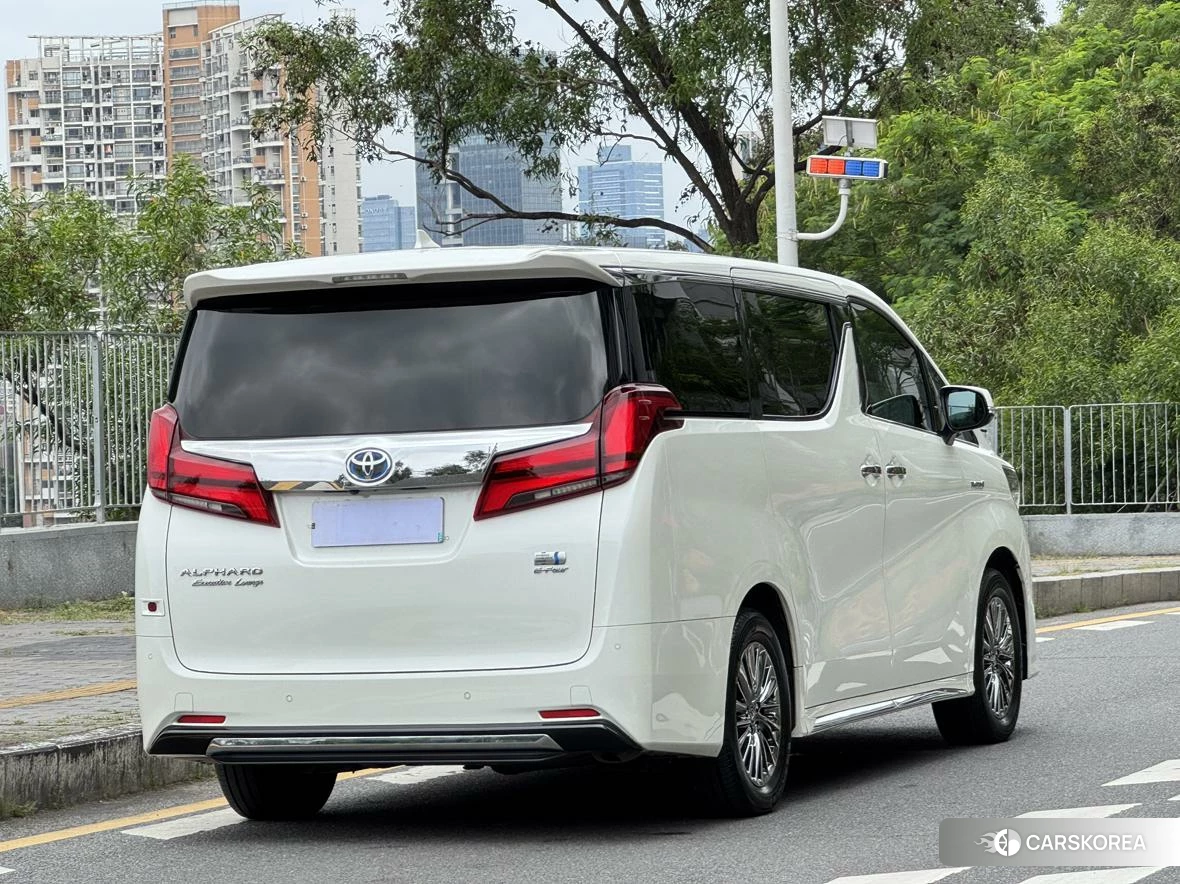 Toyota Elfa 2021 Белый из Китая, фото 2