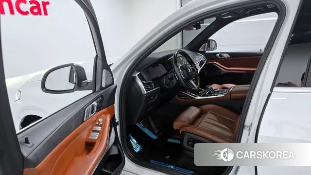 BMW X7 (G07) 2022 Белый из Кореи, фото 2