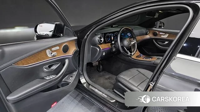 Mercedes-Benz E-Class W213 2022 Серый из Кореи, фото 2
