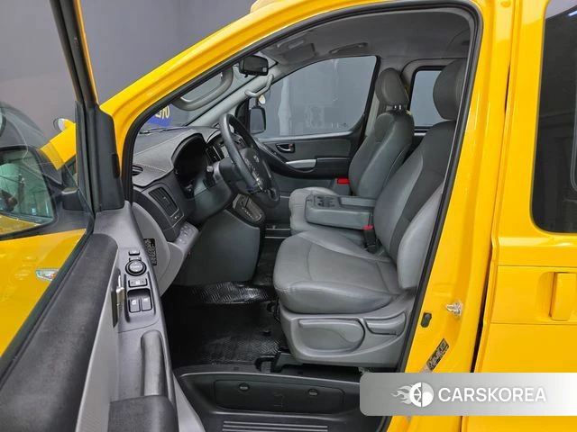 Hyundai The New Grand Starex 2019 Желтый из Кореи, фото 2