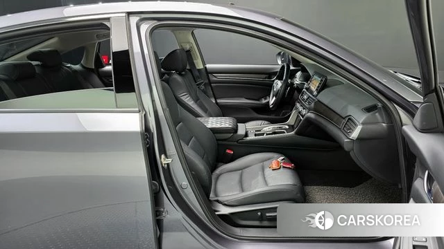 Honda Accord 10th Generation 2018 Серебристо-серый из Кореи, фото 2