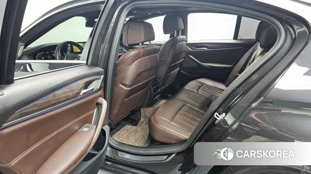BMW 5 Series (G30) 2020 Серый из Кореи, фото 2