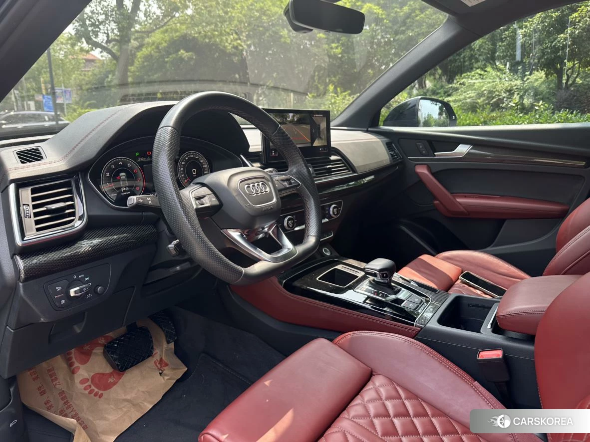 Audi Q5L Sportback 2021 Черный из Китая, фото 2