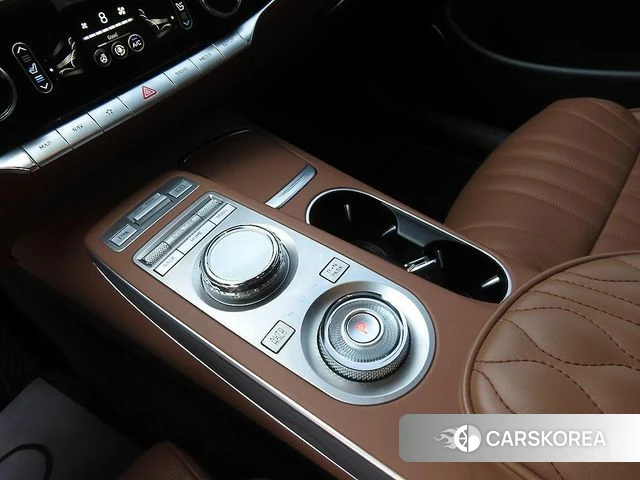 Genesis GV70 2023 Белый из Кореи, фото 2