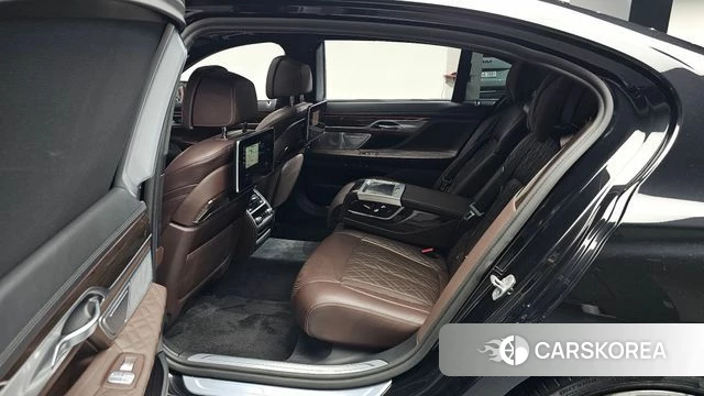 BMW 7 Series (G11) 2022 Черный из Кореи, фото 2