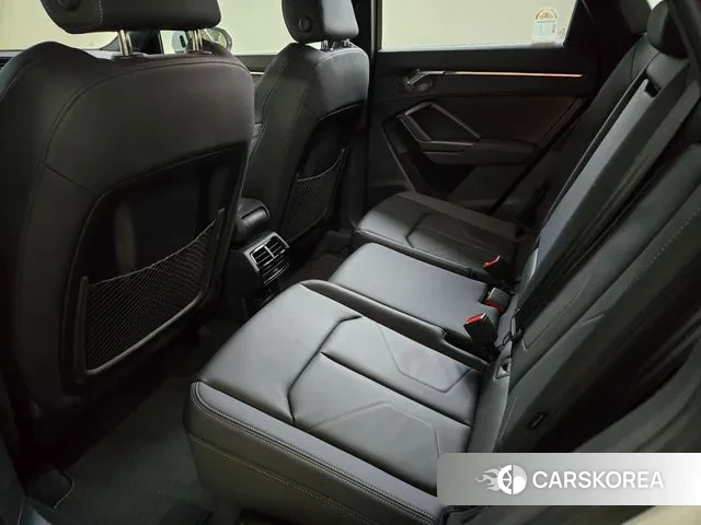 Audi Q3 (F3) 2024 Белый из Кореи, фото 2