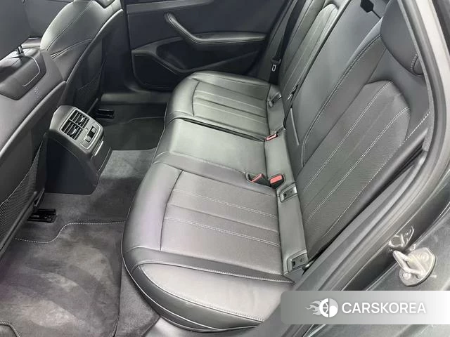 Audi A4L 2024 Темно-серый из Китая, фото 2