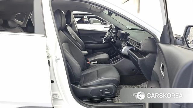 Hyundai Kona (SX2) 2023 Белый из Кореи, фото 2