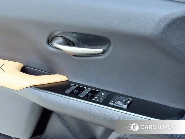 Lexus UX250h 2023 Белый из Кореи, фото 2