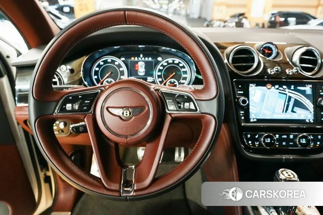 Bentley Bentayga 2020 Белый из Кореи, фото 2