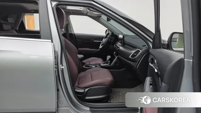 Kia Seltos 2022 Серый из Кореи, фото 2