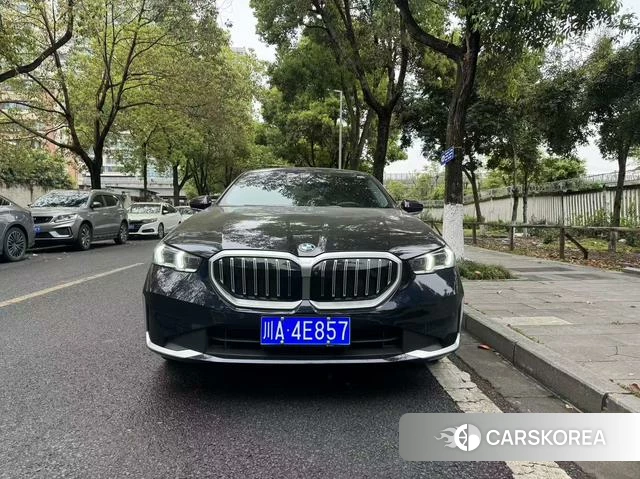 BMW 5 series 2024 Черный из Китая, фото 2