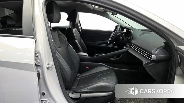 Hyundai Avante (CN7) 2020 Серебристо-серый из Кореи, фото 2