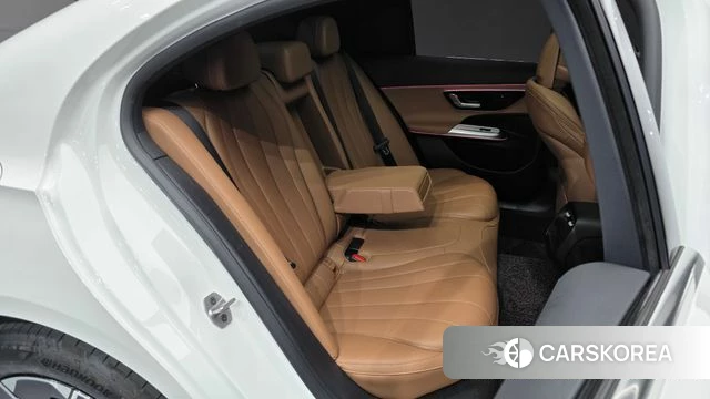 Mercedes-Benz E-Class W214 2026 Белый из Кореи, фото 2