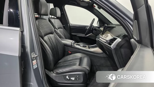 BMW X7 (G07) 2023 Серый из Кореи, фото 2