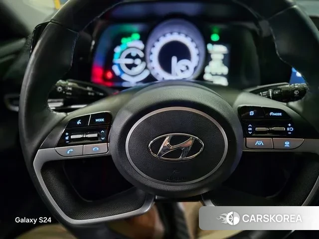 Hyundai Avante Hybrid (CN7) 2022 Белый из Кореи, фото 2
