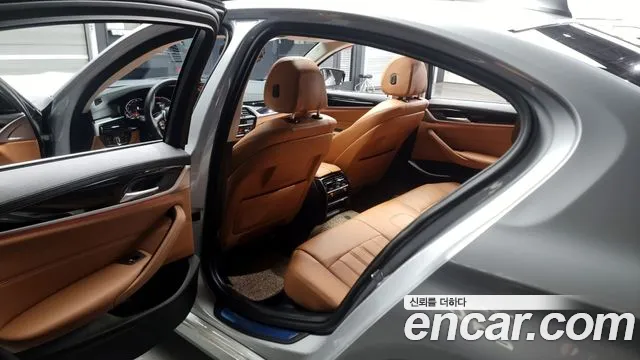 BMW 5 Series (G30) 2020 Серебряный из Кореи, фото 2