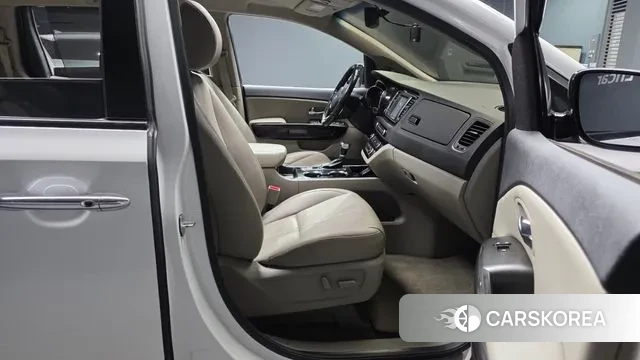 Kia The New Carnival 2019 Белый из Кореи, фото 2