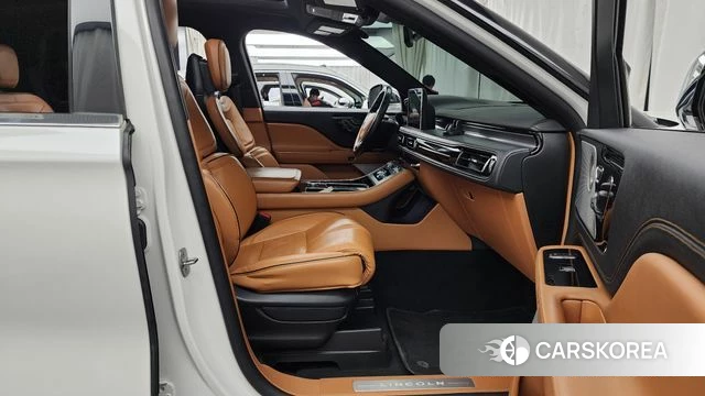 Lincoln Aviator 2nd generation 2021 Белый из Кореи, фото 2
