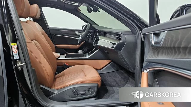 Audi A6 (C8) 2023 Черный из Кореи, фото 2