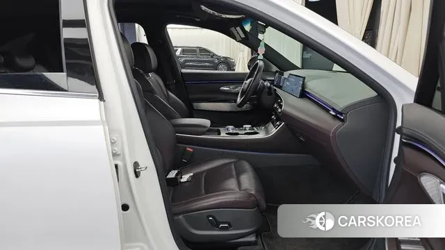 Genesis GV70 2024 Белый из Кореи, фото 2