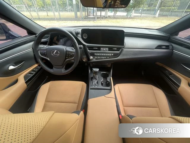 Lexus ES 2022 Шампань из Китая, фото 2
